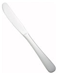Cuchillo de mesa de acero inoxidable con borde serrado, vista diagonal sobre fondo blanco