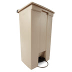 Basurero Contenedor Legacy con pedal de 23 galones, color beige.