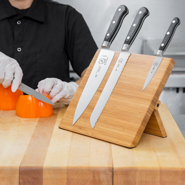 Juego de cuchillos con tabla magnética de bambú y mango negro de 5 piezas Mercer Culinary Renaissance® M21970BM