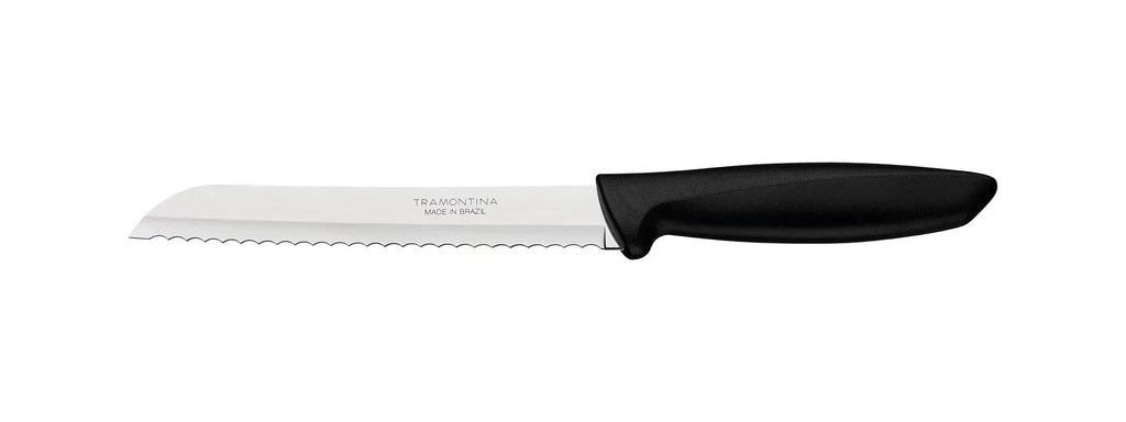 Cuchillo Tramontina con hoja serrada de acero inoxidable y mango negro, vista lateral sobre fondo blanco
