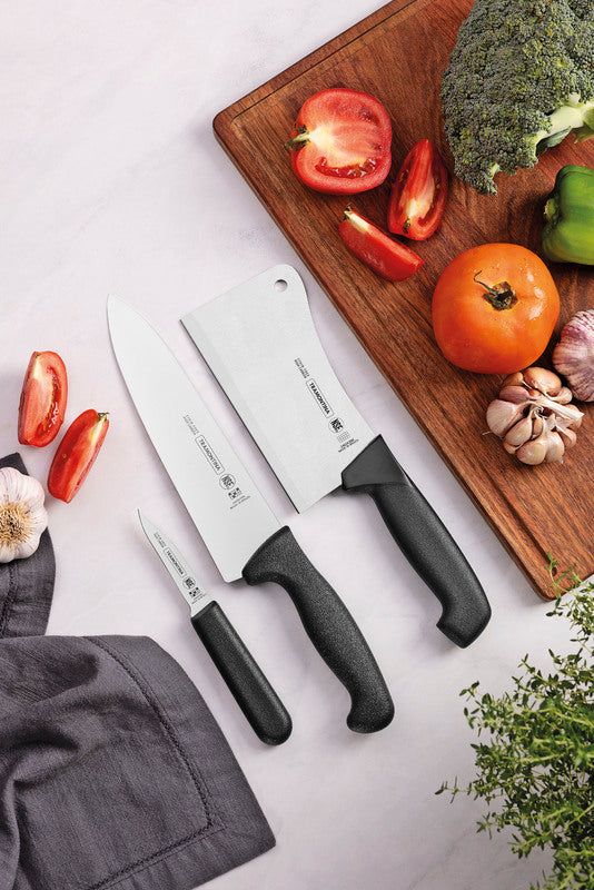 Cuchillo para carne Tramontina Professional Master de 8" con hoja de acero inoxidable y mango de polipropileno negro.24609/008