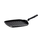 Sartén cuadrada grill negra con mango largo y superficie acanalada para cocina