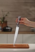 Cuchillo multiusos Tramontina Century Wood con hoja de acero inoxidable y mango de madera marrón tratada, 8"