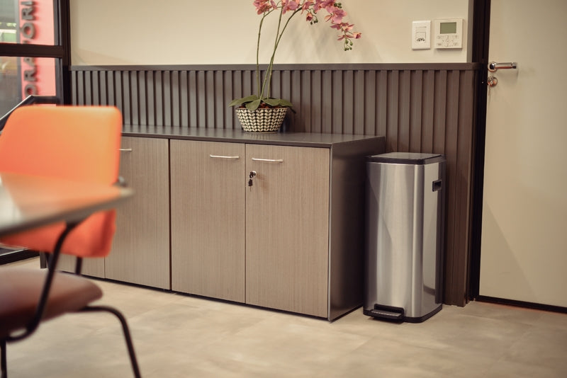 Basurero Tramontina Octos de acero inoxidable con cubo extraíble y pedal, 20 L